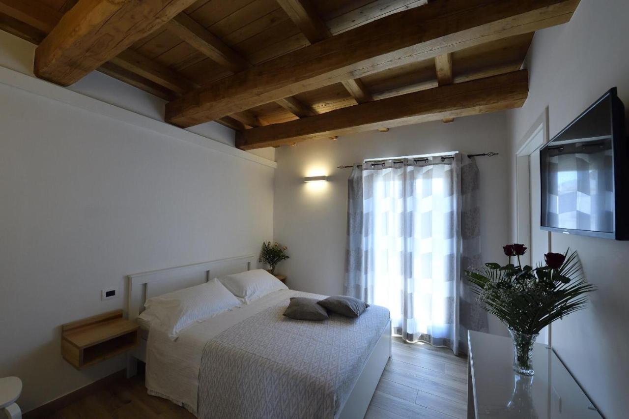 Le Benedettine Affittacamere Relais Fondi Exterior foto
