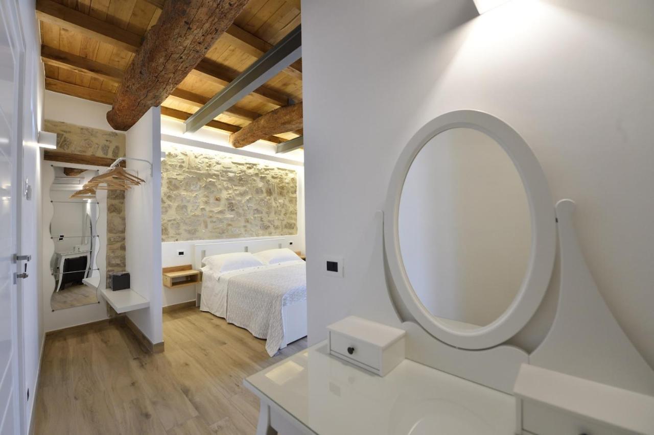 Le Benedettine Affittacamere Relais Fondi Exterior foto
